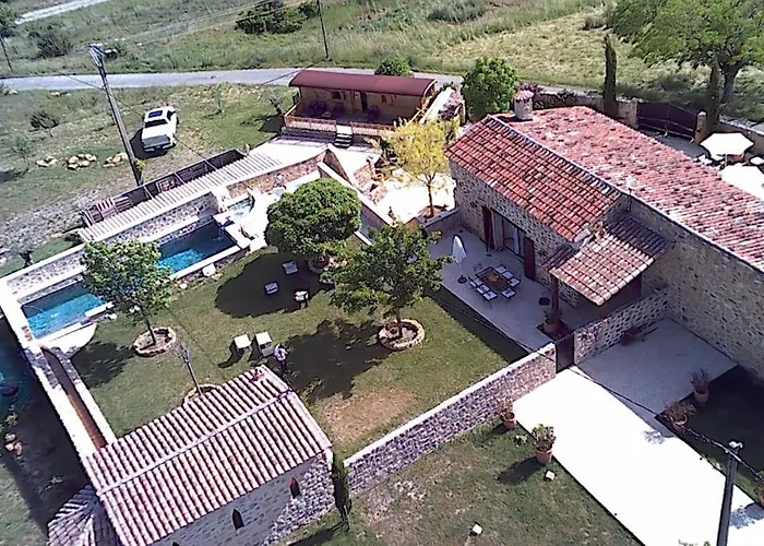 La Roulotte, Confort - Chevaux & Cuisine Equipee Holiday home *