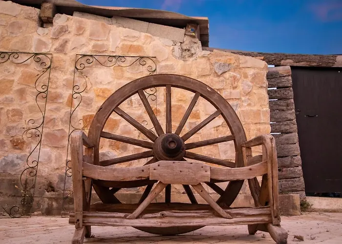 La Roulotte, Confort - Chevaux & Cuisine Equipee Holiday home Montlaux