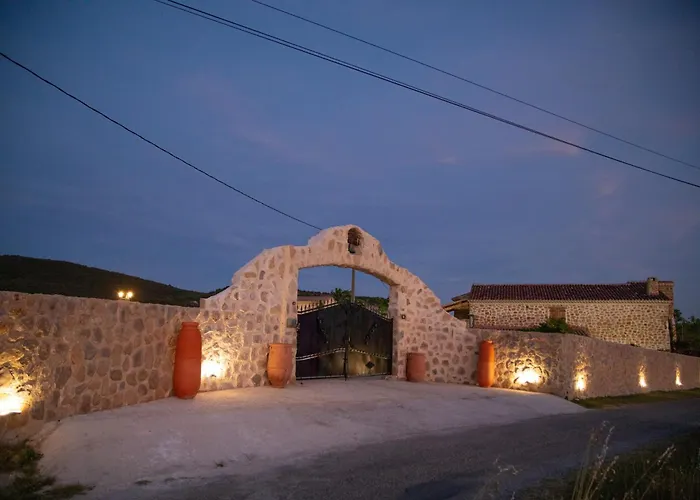 La Roulotte, Confort - Chevaux & Cuisine Equipee Holiday home *